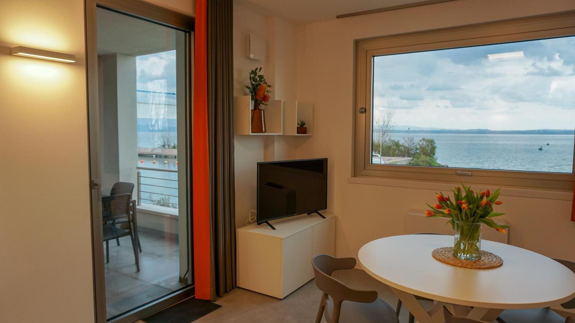 Sirmio Apartments - Darsena Stay 西尔米奥奈 外观 照片
