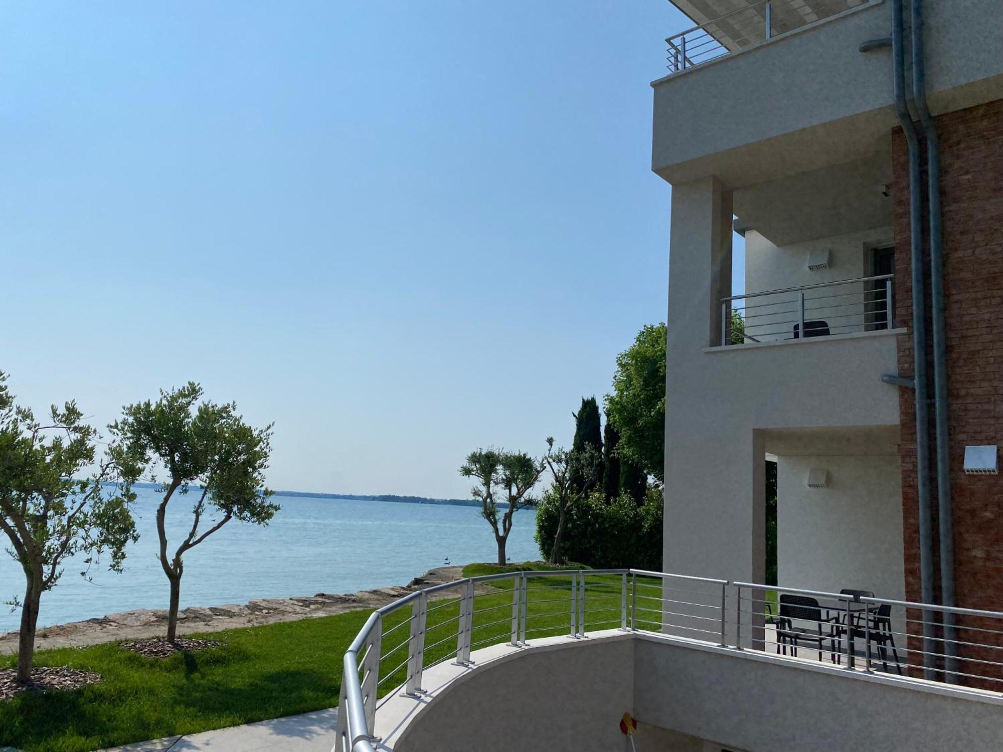 Sirmio Apartments - Darsena Stay 西尔米奥奈 外观 照片