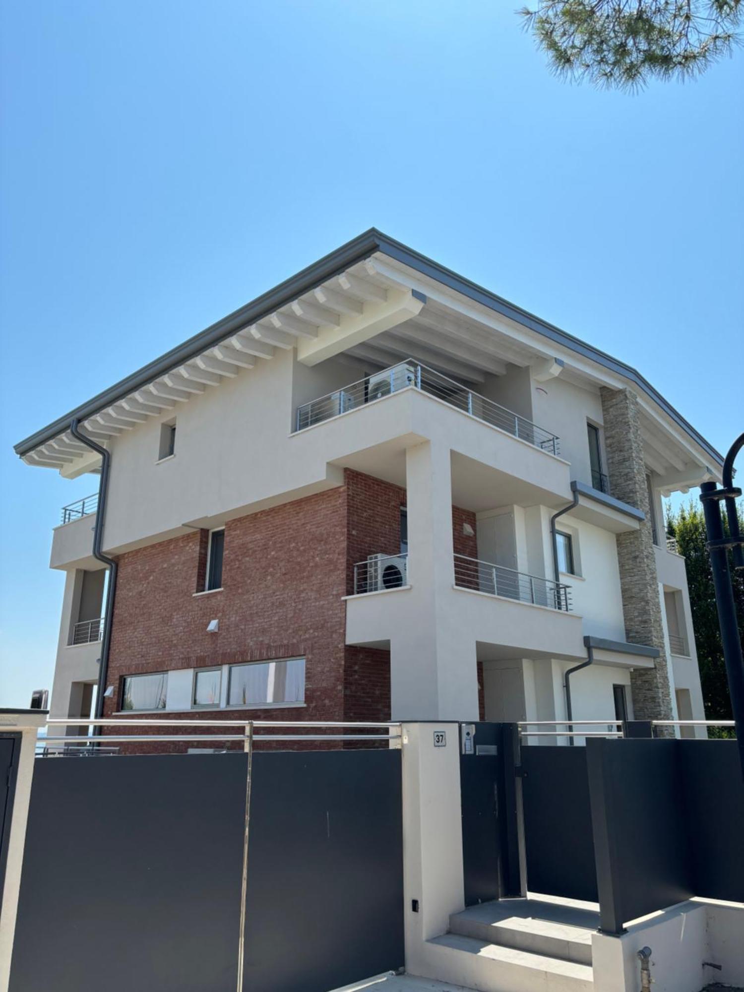 Sirmio Apartments - Darsena Stay 西尔米奥奈 外观 照片
