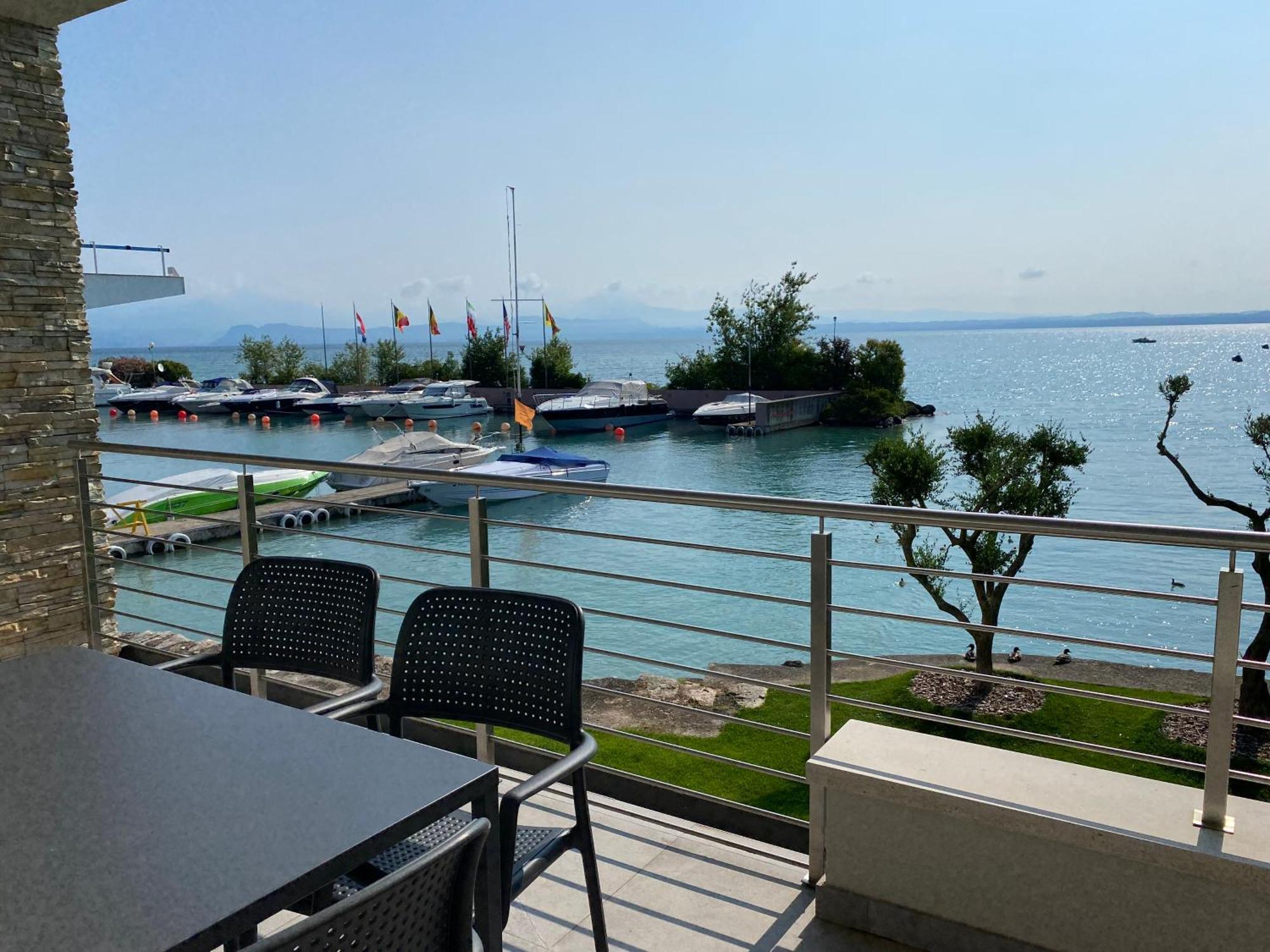 Sirmio Apartments - Darsena Stay 西尔米奥奈 外观 照片